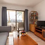 Cosy 1 Bedroom Communal Heated Pool דירה *