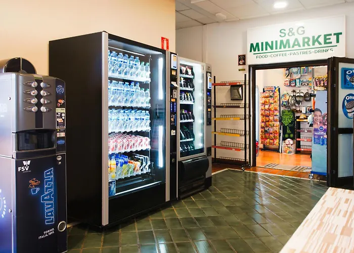 Cosy 1 Bedroom Communal Heated Pool *