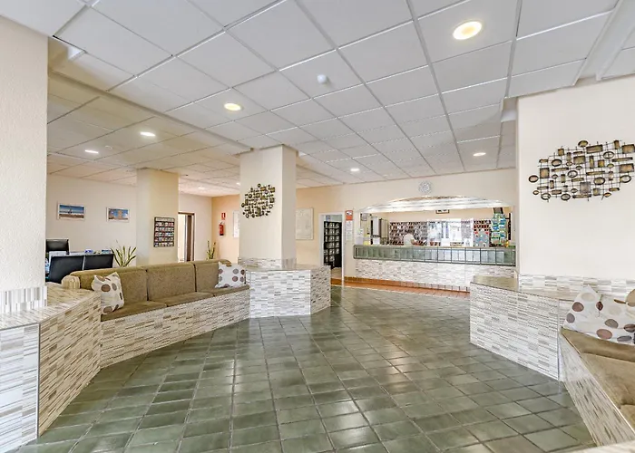 Cosy 1 Bedroom Communal Heated Pool Apartment